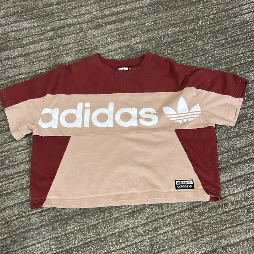 Cropped adidas tee six XS 19.5 pit to pit EUC